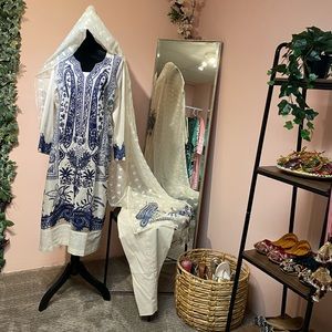 Sanasafinaz brand new Pakistani dress white dress with blue embroidery